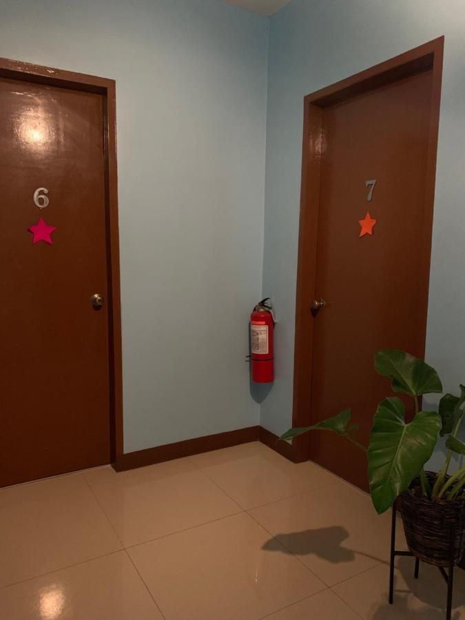 Brielles Travellers Inn タグビララン エクステリア 写真
